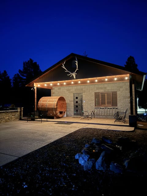 Enjoy the fresh air and beautiful skies at the Rustic Retreat! 