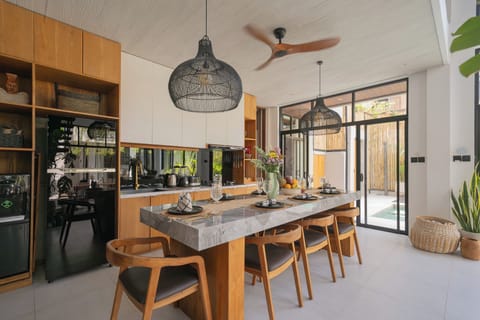 Villa | In-room dining