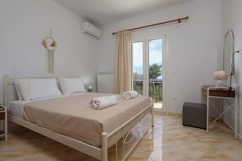 Apartment, 2 Bedrooms, Smoking, Balcony | 3 bedrooms