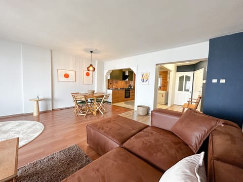 Deluxe Apartment, Sea View | Living area