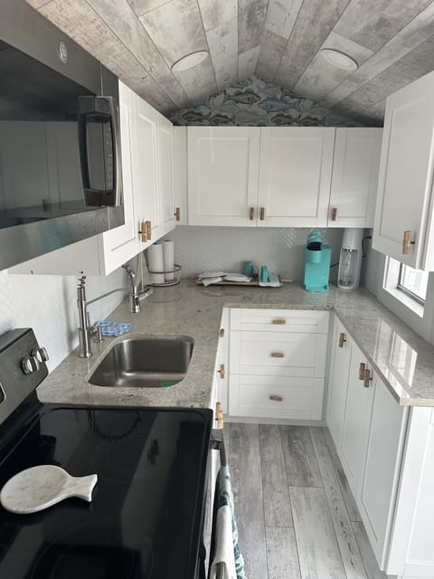 Outside Shed - Full Kitchen