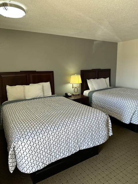 Double Room, 2 Double Beds | Desk, free WiFi, bed sheets