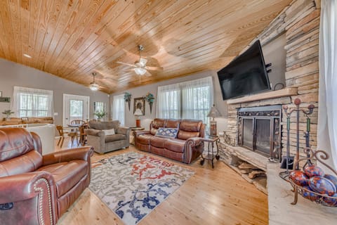 Ruidoso Vacation Rental | 2BR | 2BA | 1,800 Sq Ft | 2 Steps to Enter