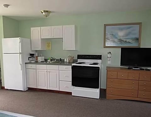  2 Queen Downstairs Dune View Full Kitchen Room | Free WiFi, bed sheets