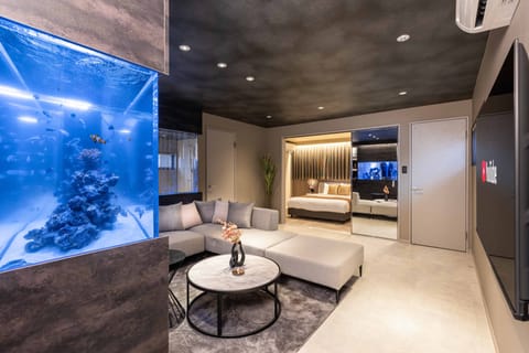 Design House | 3 bedrooms, memory foam beds, blackout drapes, iron/ironing board