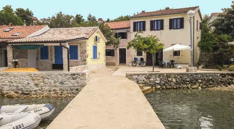 House Vesna with two apartments  Punta Blue &  Punta Orange