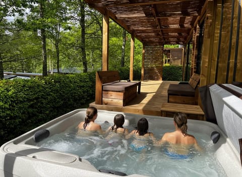 Spa privatif chauffé à 38°C sans vis à vis
