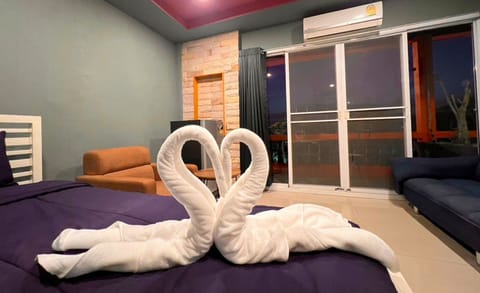 Deluxe Room, Balcony, Sea View | Minibar, desk, free WiFi, bed sheets