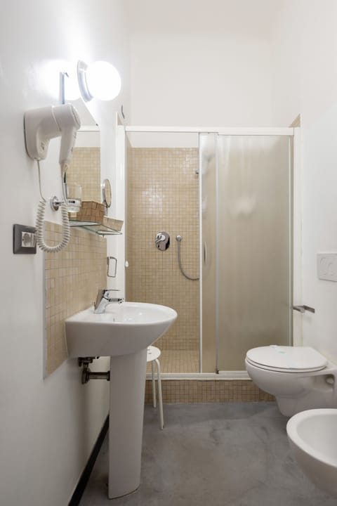 City Suite | Bathroom | Shower, rainfall showerhead, designer toiletries, hair dryer