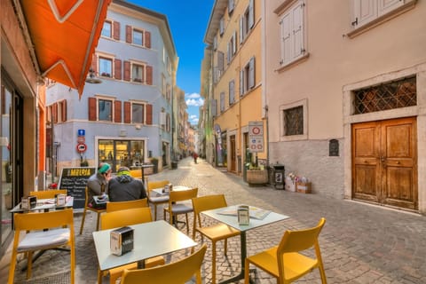 Family Apartment, 1 Bedroom, Air conditioning (Casa Arx) | Outdoor dining