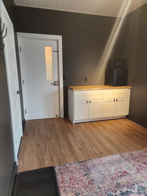 Front of Studio (Queen) Unit w/ it's own door to exterior hallway