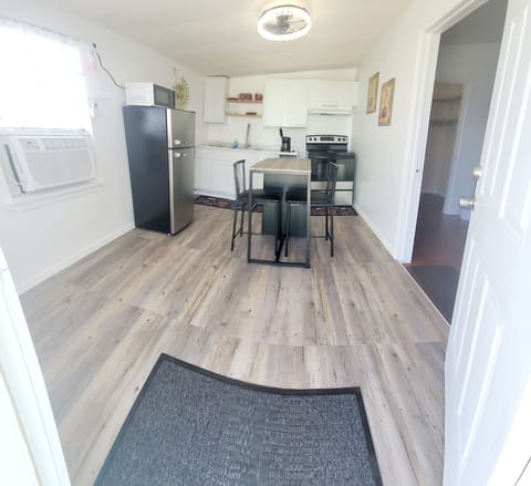 kitchenette  at the entrance of the studio