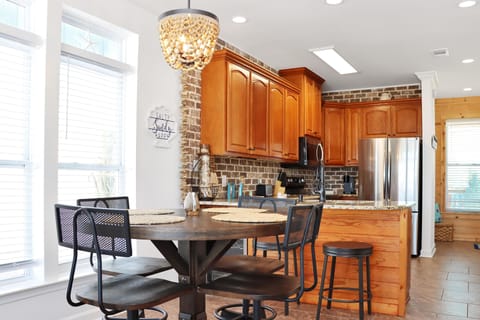 House, Multiple Beds (Bucket List) | Dining