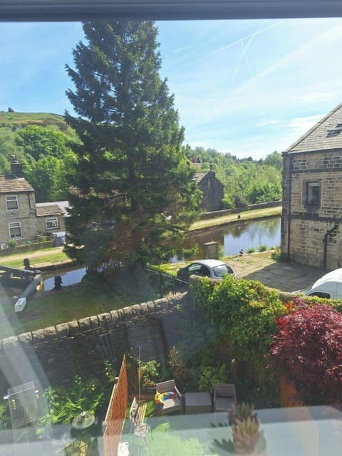 Classic Double Room, Mountain View | Premium bedding, iron/ironing board, free WiFi, bed sheets