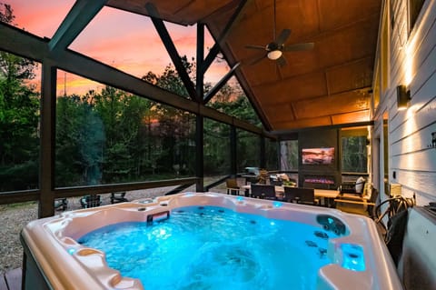 Indoor spa tub