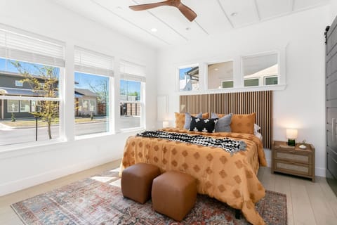 King Bed, Smart Tv, Ensuite