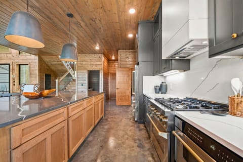 Cook in Elegance - Every chef's paradise, with state-of-the-art appliances and plenty of room for culinary creativity