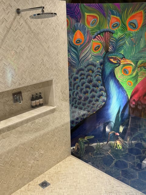 Design Double Room, Non Smoking, Pool View | Bathroom shower