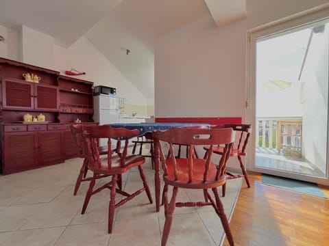 City Apartment, 2 Bedrooms, Terrace, Sea View | Living area | 45-inch Smart TV with cable channels