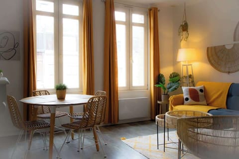 vue sur salon salle a manger