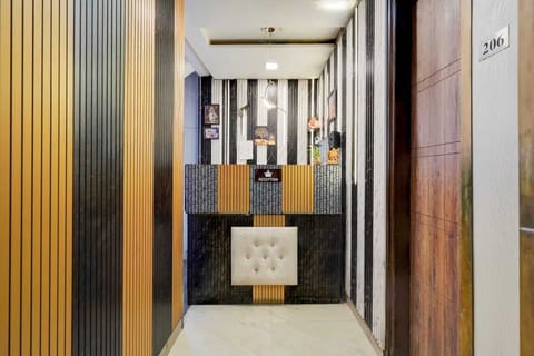 Check-in/check-out kiosk