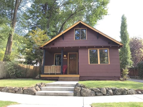 Welcome to Cinder Cone Bungalow