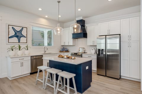 Mariner features a beautiful quartz island for grab-and-go meals