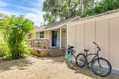 Sarasota Vacation Rental | 1BR | 1BA | Stairs Required | 800 Sq Ft