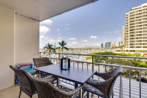 Honolulu Vacation Rental | Studio | 1BA | Step-Free Access | 550 Sq Ft