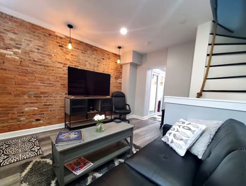 Living room (notice steps to the right)