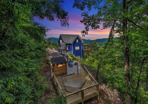 Perched mountainside with one of the most breathtaking panoramic views, this retreat has everything you need.