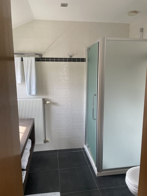 Comfort Double Room | Bathroom | Slippers