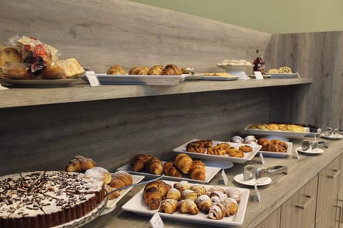 Daily buffet breakfast for a fee