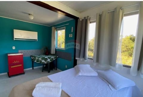 Hypo-allergenic bedding, minibar, laptop workspace, blackout drapes