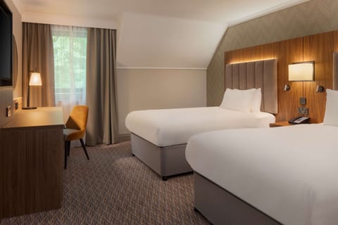 Twin Room, Non Smoking | Hypo-allergenic bedding, in-room safe, desk, blackout drapes