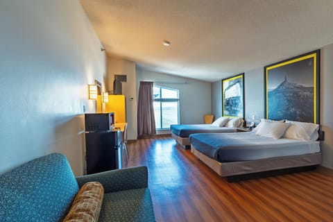 Studio Suite, Multiple Beds, Non Smoking (2 Queen Bed) | Desk, laptop workspace, WiFi (free), bed sheets