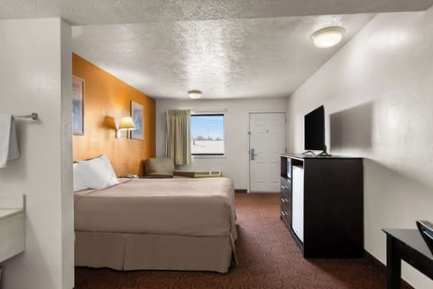 Free WiFi, bed sheets, wheelchair access