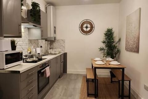 a2a37878-b0e2-47b8-8dd0-8a036d776280