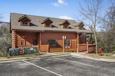 Cabin Entrance and Parking