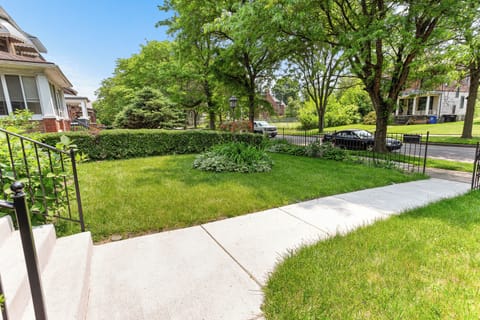 Walk way, with lamp post lighting 
