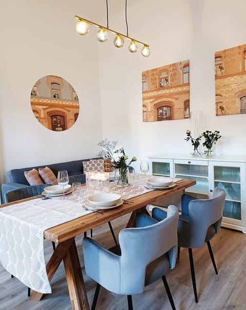 Living room with dining area for six people