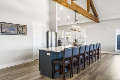 Kitchen Island and Bar Seating