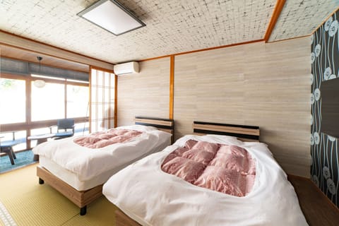 Twin Room | In-room safe, WiFi (free)