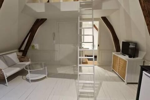 9d12622e 60d9 4749 b759 4fb5ebb7cd6c