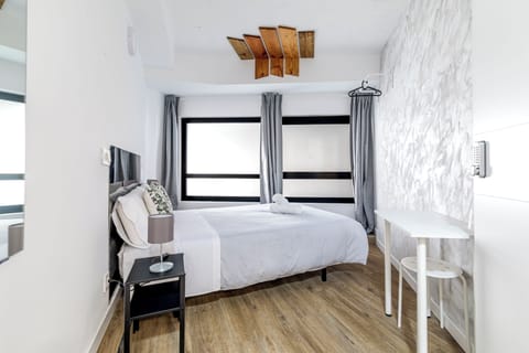 Basic Double Room, Non Smoking, Shared Bathroom | Free WiFi, bed sheets