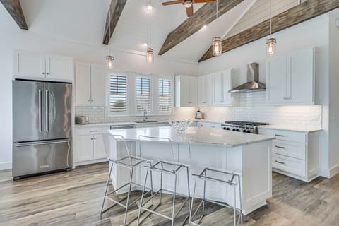 Kitchen, 2nd Floor