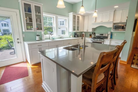 Main Level | Kitchen