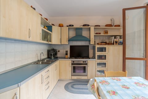 Kitchen and dining area