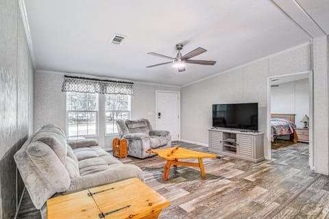 Dunnellon Vacation Rental | 3BR | 2BA | 1,060 Sq Ft | Stairs Required