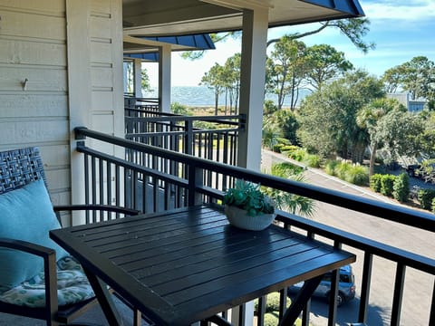 Balcony - Beautiful view of the ocean from the balcony